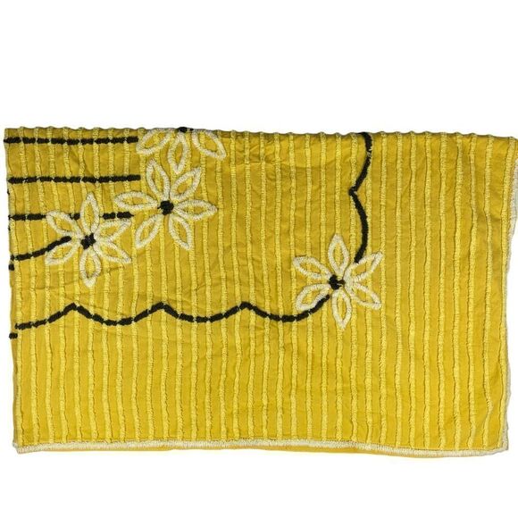 Vintage
Andrisona Chenille Coverlet Bedspread Yellow Brown White Daisy 53"x81" - Picture 2 of 14